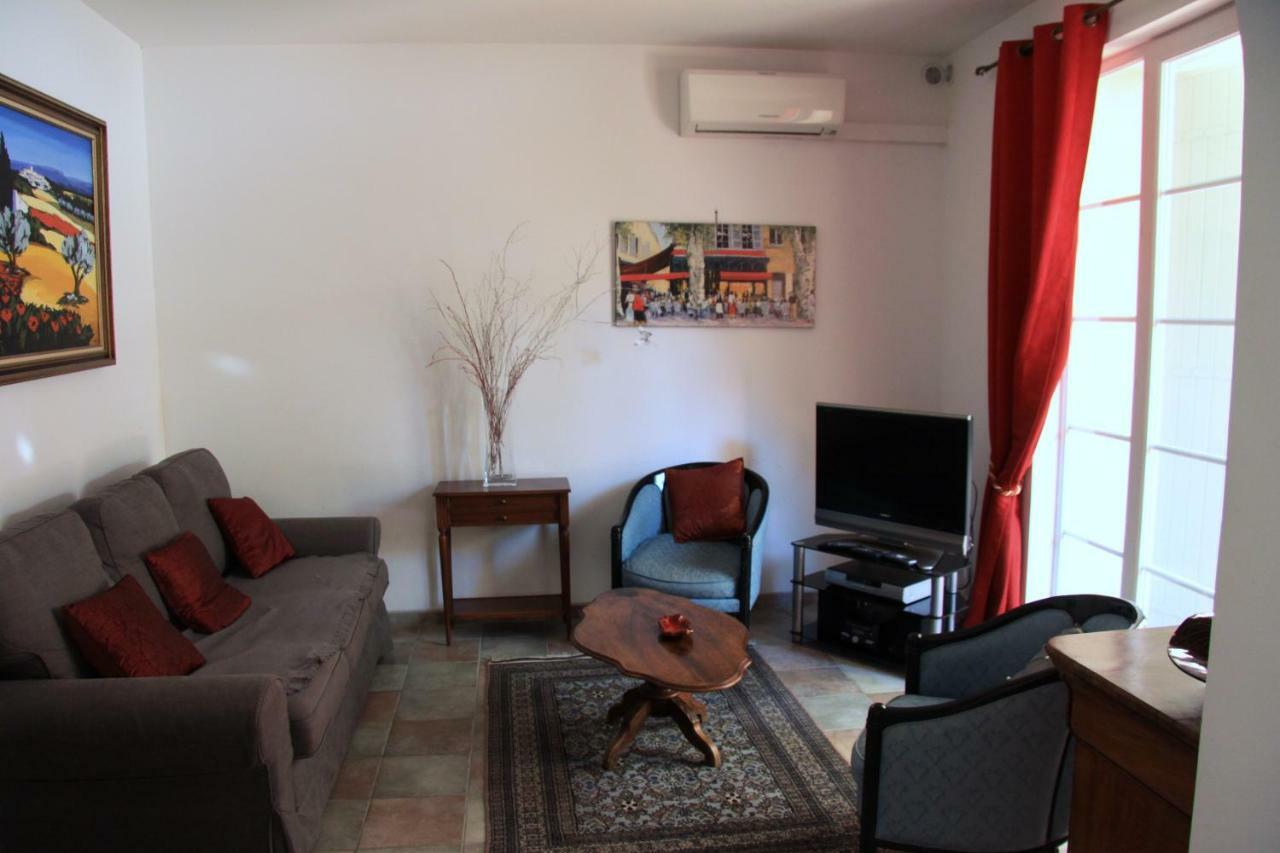 Appartement Avec Patio Et Garage Centre Ville Et Plage Санарі-сюр-Мер Екстер'єр фото