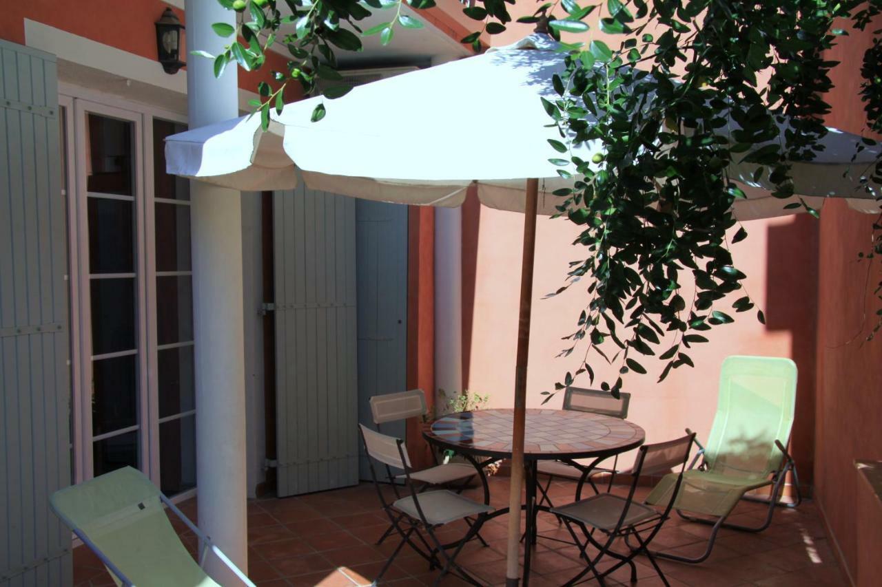 Appartement Avec Patio Et Garage Centre Ville Et Plage Санарі-сюр-Мер Екстер'єр фото