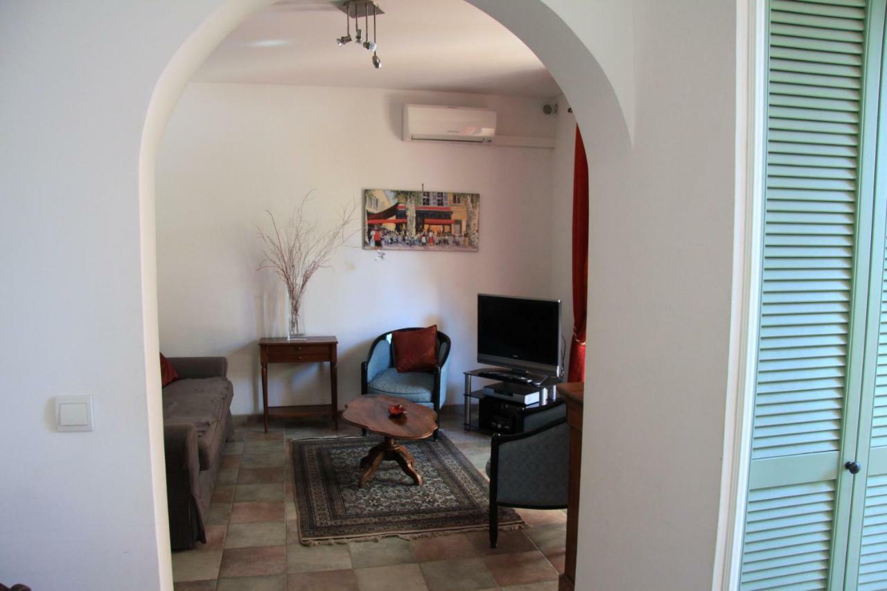 Appartement Avec Patio Et Garage Centre Ville Et Plage Санарі-сюр-Мер Екстер'єр фото