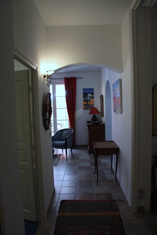 Appartement Avec Patio Et Garage Centre Ville Et Plage Санарі-сюр-Мер Екстер'єр фото